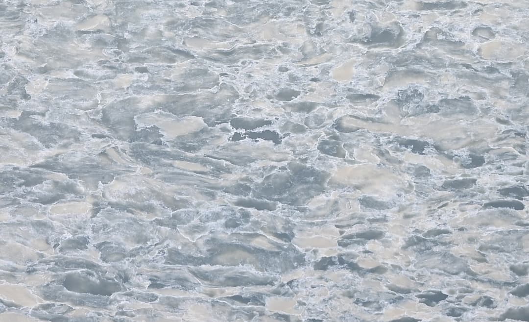 Sahara Eclipse - White Quartz Surface