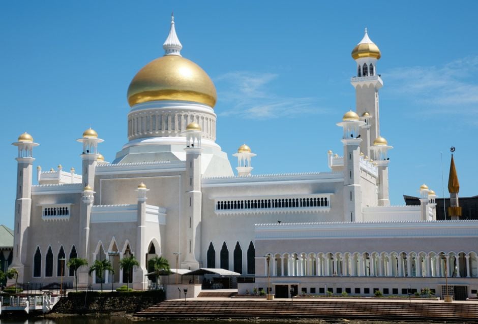 Harmonizing Modernity and Tradition: Quartz Integration in Traditional Middle Eastern Mosque Architecture